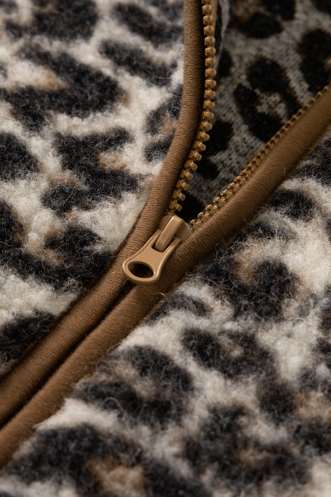 Coldbreaker - Pepitco Vest - White Leopard