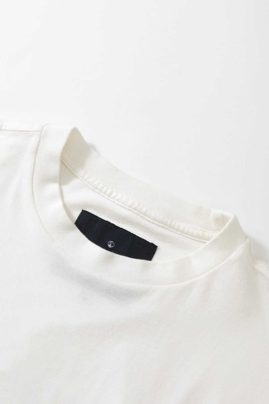 Earth People - Headless Chicken Tee - Off White